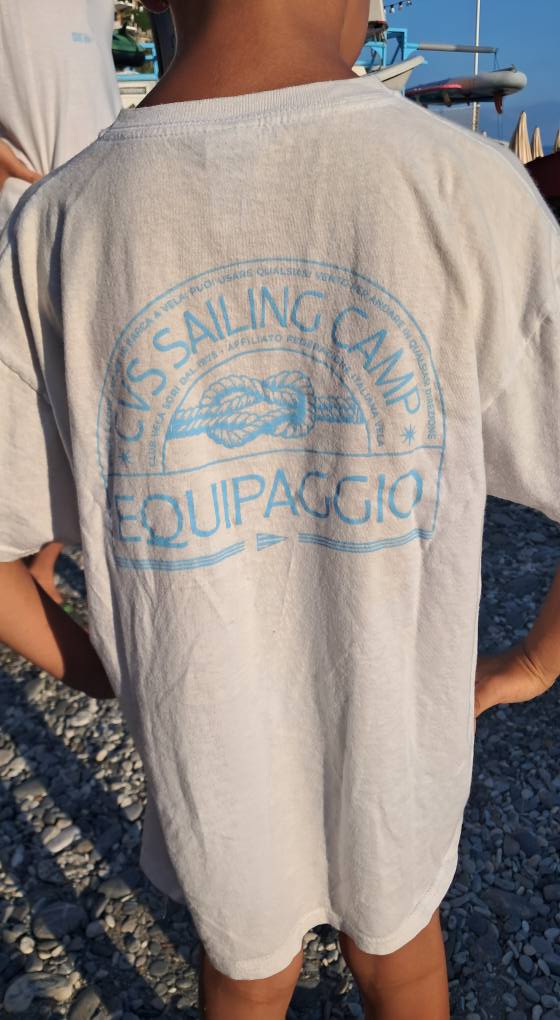 la nostra tshirt sailing camp 2025