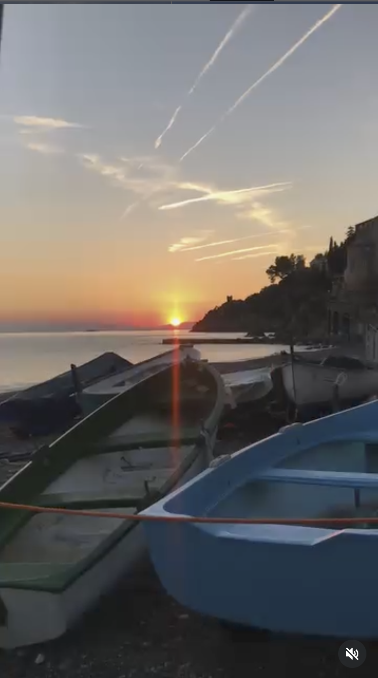 spiaggia al tramonto